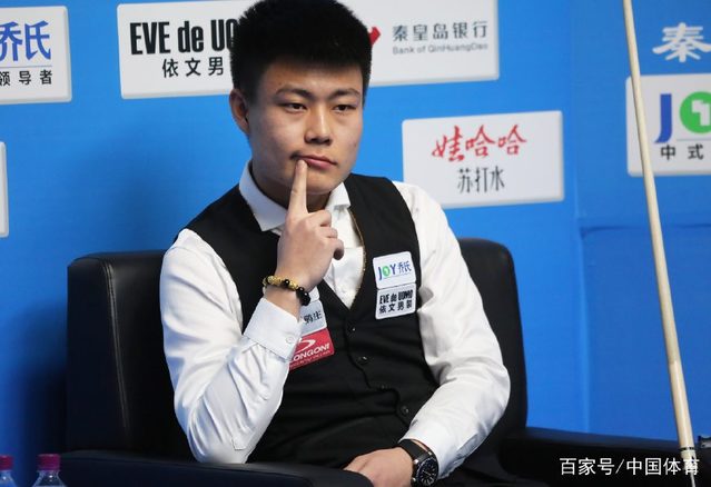 赛场的观众 赛场的观众